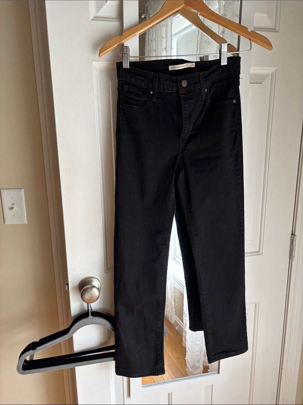 Levi's 724 Black High Rise Straight Cropped Ankle Jeans